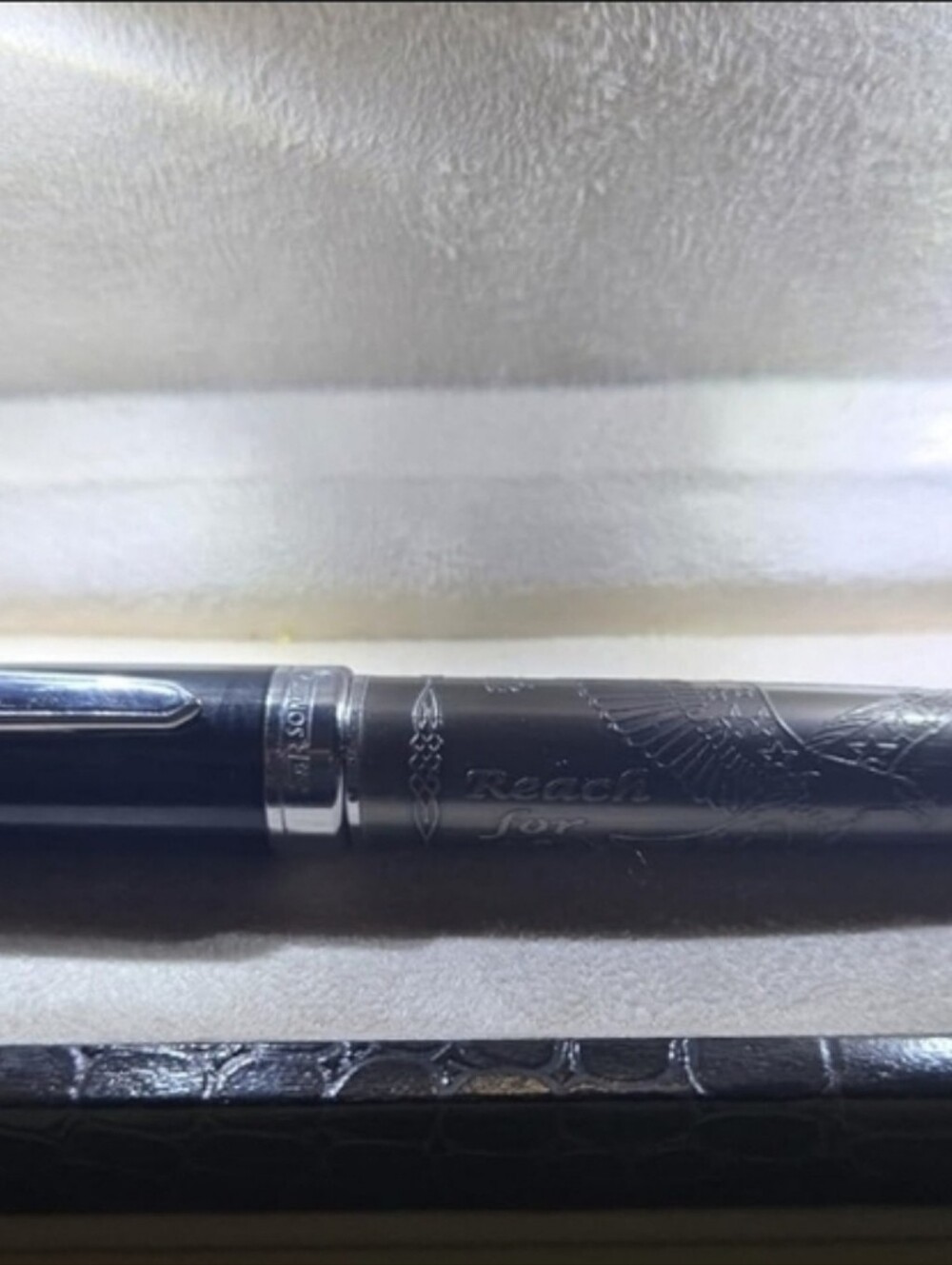 Elegant Black and Silver Pen